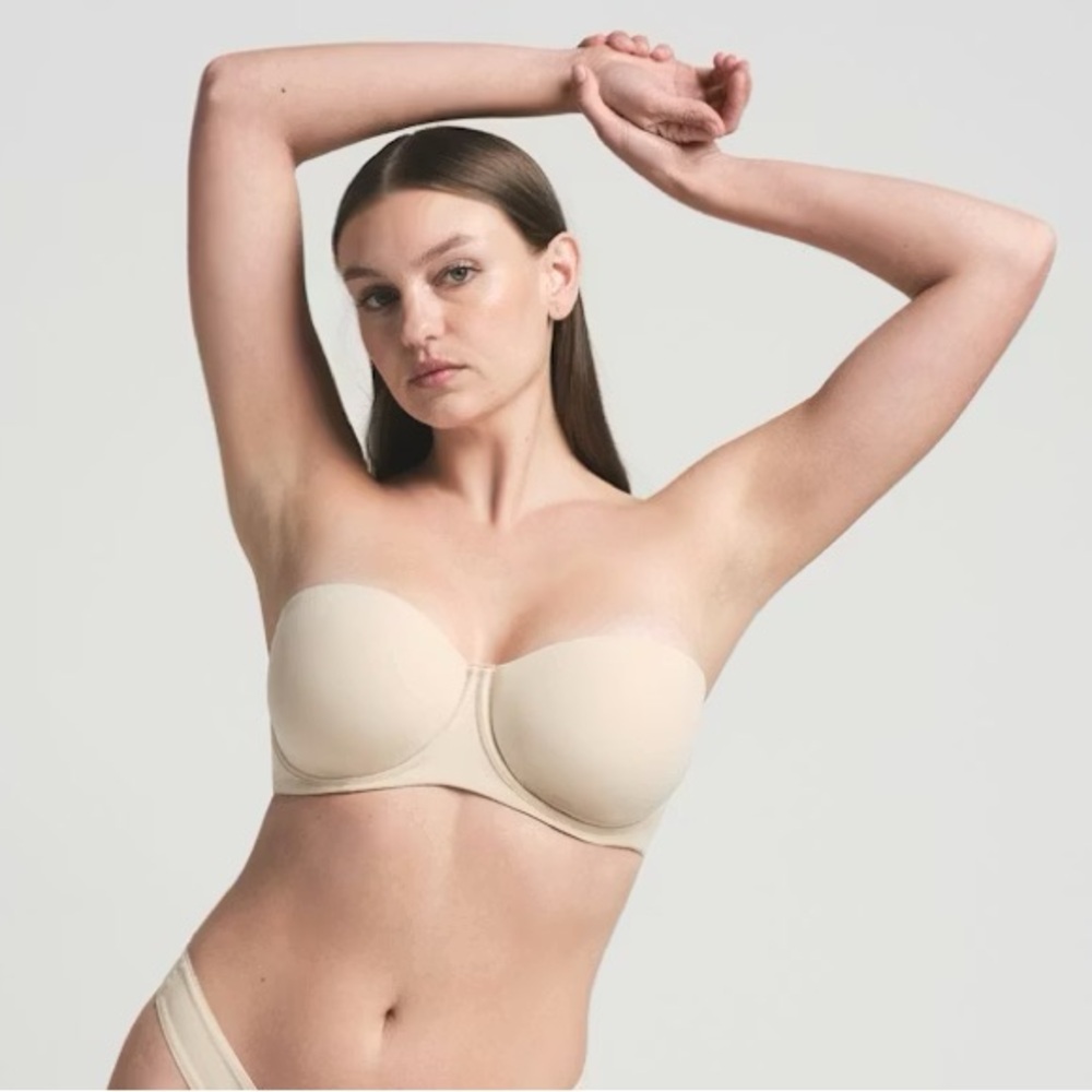 Skims Fits Everybody Strapless Bra